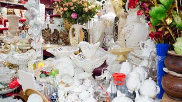 Antique china buyers in Huntersville North Carolina. Updated 2025